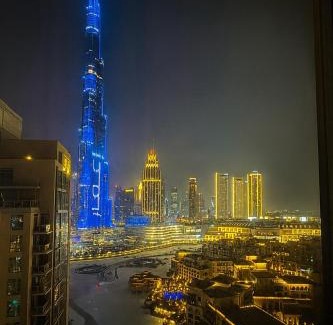 Trade Centre 1 Apartamento | Iconic Burj & Fountain View Retreat!