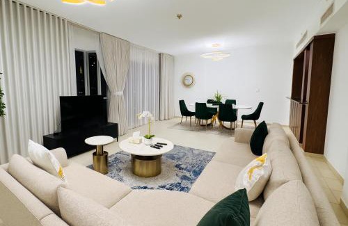Trade Centre 1 Apartamento | Iconic Burj & Fountain View Retreat!