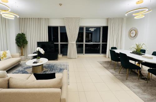 Trade Centre 1 Apartamento | Iconic Burj & Fountain View Retreat!