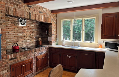 Mystic - New London Casa | Iconic Charming Estate Overlooking Cove with Water Access in Peaceful Stonington