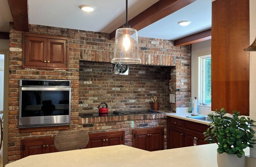 Mystic - New London Casa | Iconic Charming Estate Overlooking Cove with Water Access in Peaceful Stonington