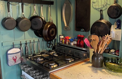 Truro Cabaña | Iconic, historic cottage overlooking Cape Cod Bay