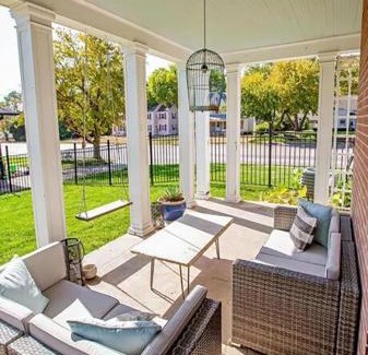 Hastings Casa | Iconic Historic Home