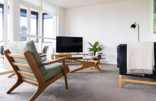 Geelong Apartamento | Iconic Mid-century modern, waterfront apartment