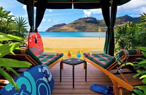 Lihue Hotel | Iconic Resort Stay Near Lihue's Breathtaking Trails | Outdoor Pool