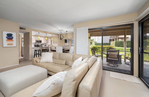 Palm Desert Condominio | Iconic Shadow Mountain Resort | Tennis | Celebrity playground with stunning views & prime location!