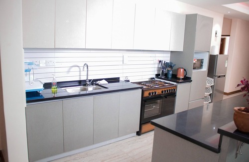 Muthaiga Apartamento | ICONIC Tribute to Nairobi 3bed/3bath LUXURY Apartment