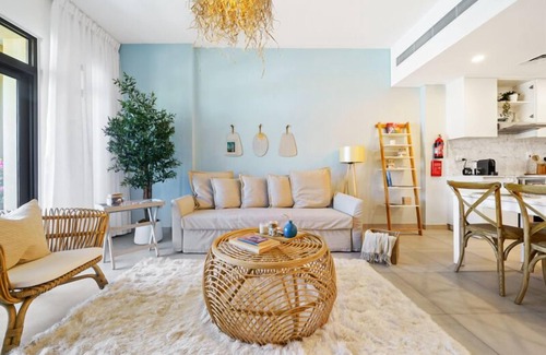 Al Sufouh 1 Apartamento | Iconic Views Apt With Balcony Close to the Beach