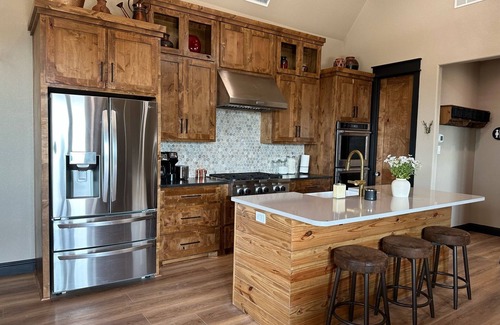 Goldsboro Cabina | Iconic West Texas Sunset and Scenic Views