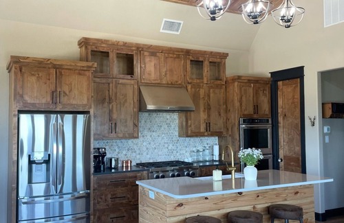 Goldsboro Cabina | Iconic West Texas Sunset and Scenic Views
