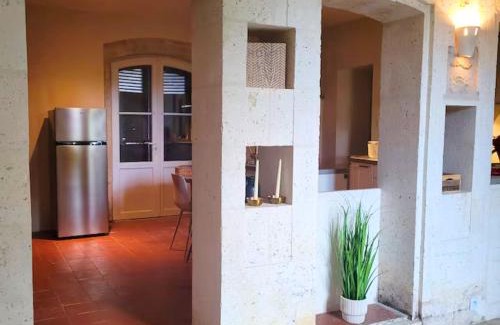 Angouleme Casa | Idéal pour couple, famille&pros - jusqu'à 6 pers - Classé 2 étoiles - Baignoire Balnéo - Espace de travail dédié - A 10min de la gare SNCF, du centre ville d'Angoulême, et du Musée de la BD - Parking privé et gratuit - Wifi gratuit