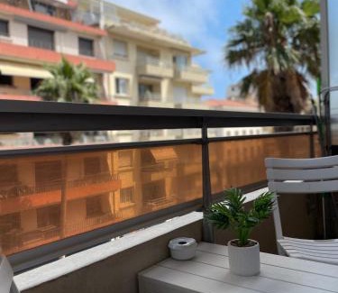 Mediterranee Apartamento | Idéalement situé, vue mer & Parking privée gratuit