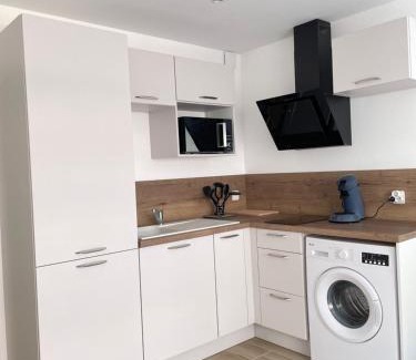 Mediterranee Apartamento | Idéalement situé, vue mer & Parking privée gratuit