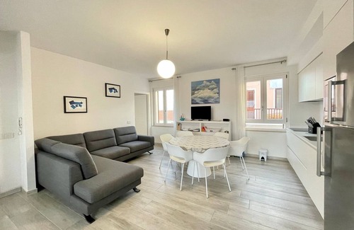 Stintino Apartamento | Ida Palace, new Deluxe Seafront Apartment
