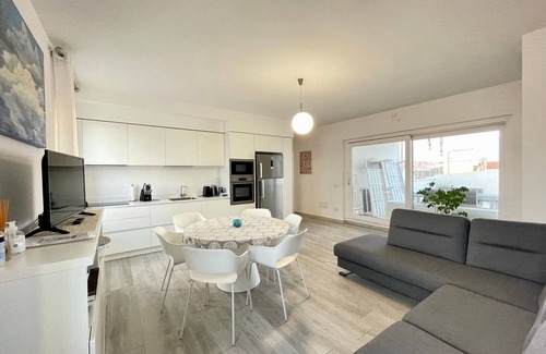 Stintino Apartamento | Ida Palace, new Deluxe Seafront Apartment