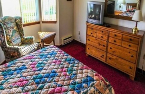 Island Park Complejo | Idaho Mountain Fall Retreat at Island Park Village 2 Bdrm
