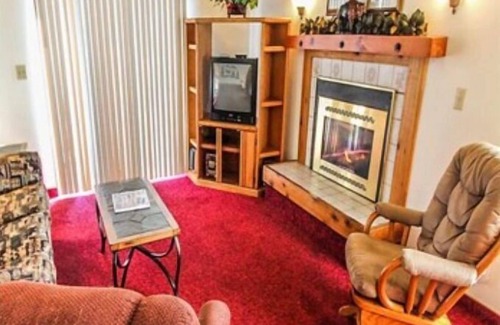 Island Park Complejo | Idaho Mountain Fall Retreat at Island Park Village 2 Bdrm