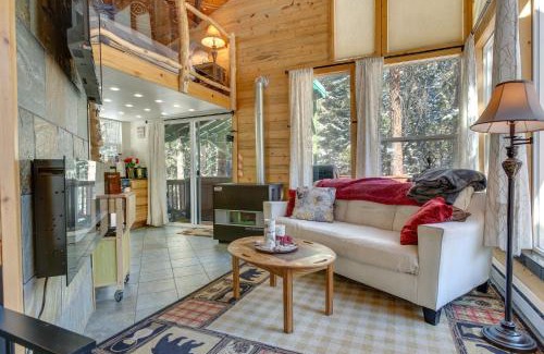Idaho Springs Casa | Idaho Springs Cabin with Hot Tub on Half Acre!