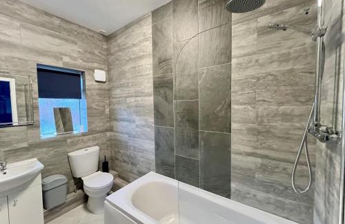 Preston Casa | Ideal 4 Bed Stay-Away-Home in Preston