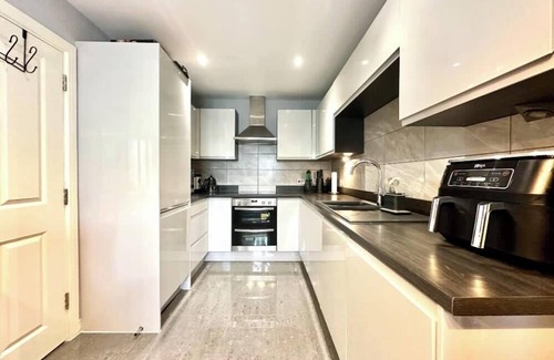 Bicester Casa | Ideal 4 Bedroomed House in Bicester