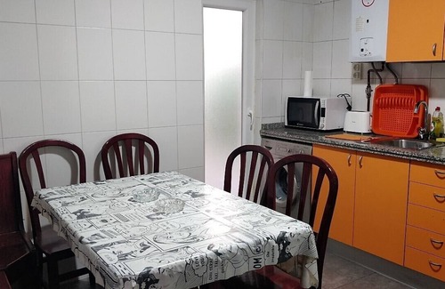 Oeste Apartamento | APARTAMENTO IDEAL PARA GRUPOS. JUNTO AL CENTRO. WIFI
