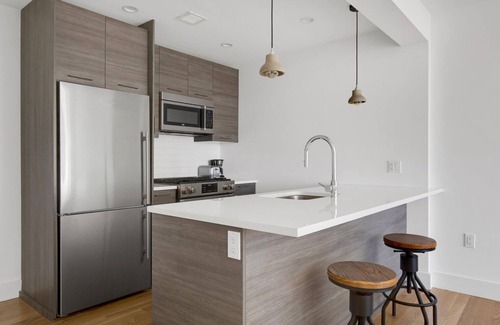 Downtown Brooklyn Apartamento | Ideal Downtown BK 2BR w/ Elevator & Lounge, near groceries, by Blueground