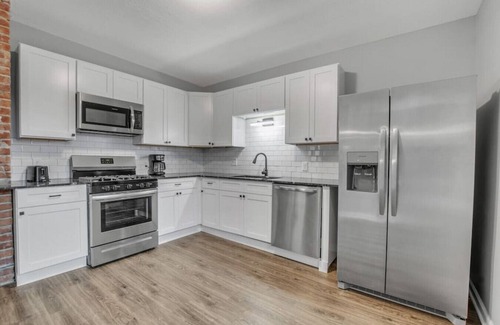 North Buffalo Apartamento | Ideal & Exquisite Elmwood Village Victorian