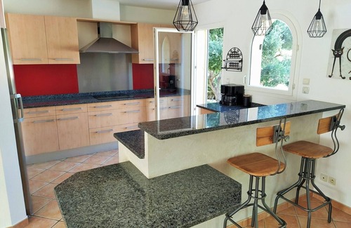 Corneilla-del-Vercol Villa | Ideal vacaciones en familia! Villa en paz, con piscina y sin frente.