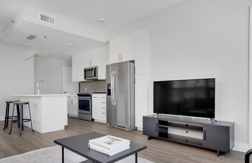 Five Points Apartamento | Ideal Five Points 2BR w/ Pool & Gym, walk to Union Station, by Blueground