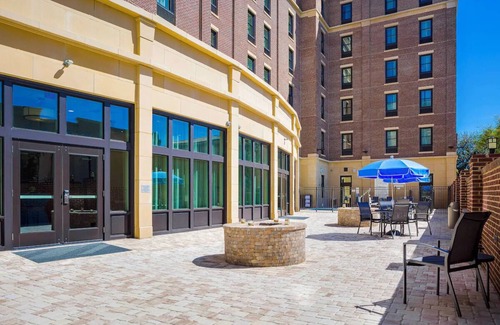 Yamacraw Village Casa | Ideal for Couple Looking Exploring Downtown Savannah w/Outdoor Pool