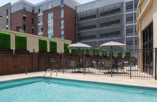 Yamacraw Village Casa | Ideal for Couple Looking Exploring Downtown Savannah w/Outdoor Pool