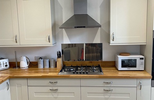 Shaldon Casa | Ideal for families and pet owners, parking space and 5 minutes walk to the beach