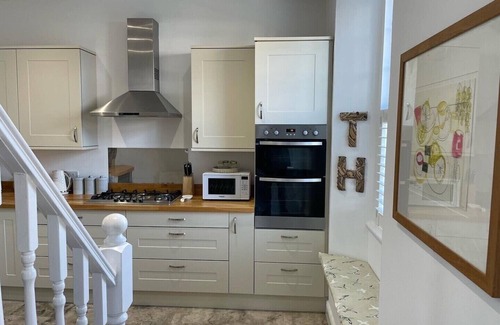 Shaldon Casa | Ideal for families and pet owners, parking space and 5 minutes walk to the beach