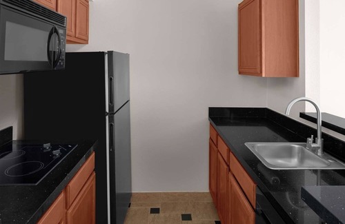 Snail Hotel | Ideal for Groups: 3 Suites w/ Kitchen & Separate Living Area, Pets Are Allowed
