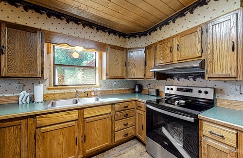South Fork Casa | Ideal Gem on the River w/ Wood-Burning Fireplace, Spacious Deck, & WiFi