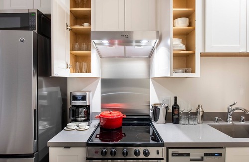 Civic Center Apartamento | Ideal Hayes Valley studio w/ Rooftop, W/D, 1 min to BART by Blueground