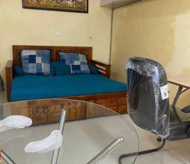 Vasant Vihar Apartamento | Ideal Hotel in posh Vasant Vihar BIG 1110 sq ft