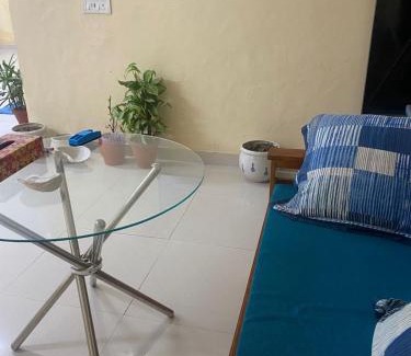 Vasant Vihar Apartamento | Ideal Hotel in posh Vasant Vihar BIG 1110 sq ft