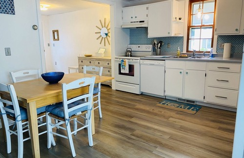 Rye Casa | ¡UBICACIÓN IDEAL! ¡UN BLOQUEO A JENNESS BEACH! ¡Las reservas de verano comienzan en enero!