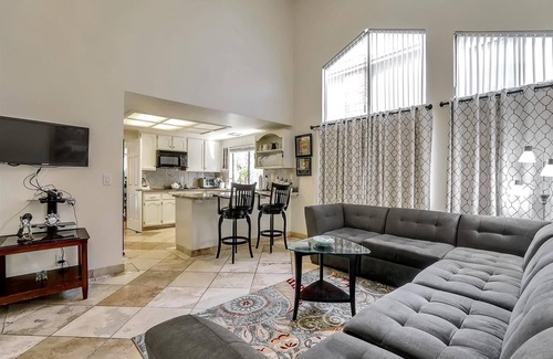 South San Jose Casa | Ideal location close to shopping , parks, lake.