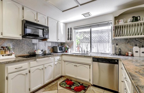 South San Jose Casa | Ideal location close to shopping , parks, lake.
