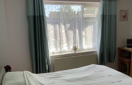 Whitfield Casa | Ideal location for exploring the beautiful county of Kent.