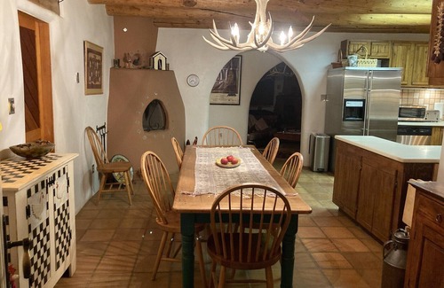 El Prado Casa | ¡Ubicación ideal para esquiar, ir de compras, hacer senderismo, música, comida y diversión!