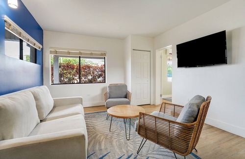 Islamorada Hotel | Ideal Location! Onsite Pool, Free Breakfast, Free Parking