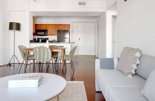 Logan Circle Apartamento | Ideal Logan Circle 2BR w/ Gym, W/D & Pool, walk to bars by Blueground