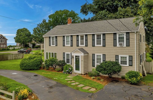 Madison Casa | Ideal Madison vacation home just steps to private beach!