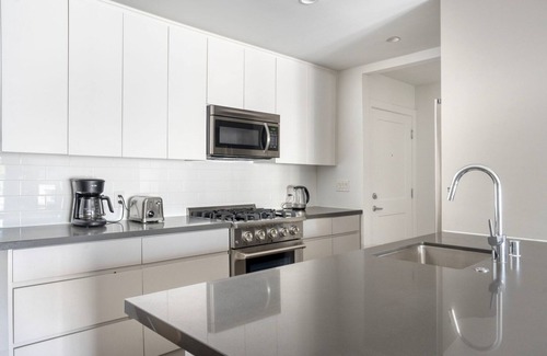 Sharon Heights Apartamento | Ideal Menlo Park 1BR w/ Gym & Spa, nr Farmer's Markets, by Blueground