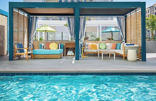 Gaslamp Quarter Hotel | Ideal Mix of Comfort and Value! 3 Units! Rooftop Pool, Parking, Pets Allowed!