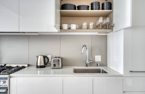 South Beach Apartamento | Ideal Rincon Hill 1BR w/ W/D, Gym & Pool, near Tech HQs, by Blueground
