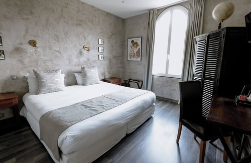 Riou - Petit Juas - Av de Grasse Hotel | Idéal Séjour Cannes, Stylish Boutique Hotel with quiet garden